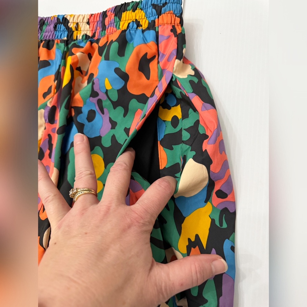 Adidas Sportswear Shorts – Graphic Retro Print - S - Picture 5 of 16